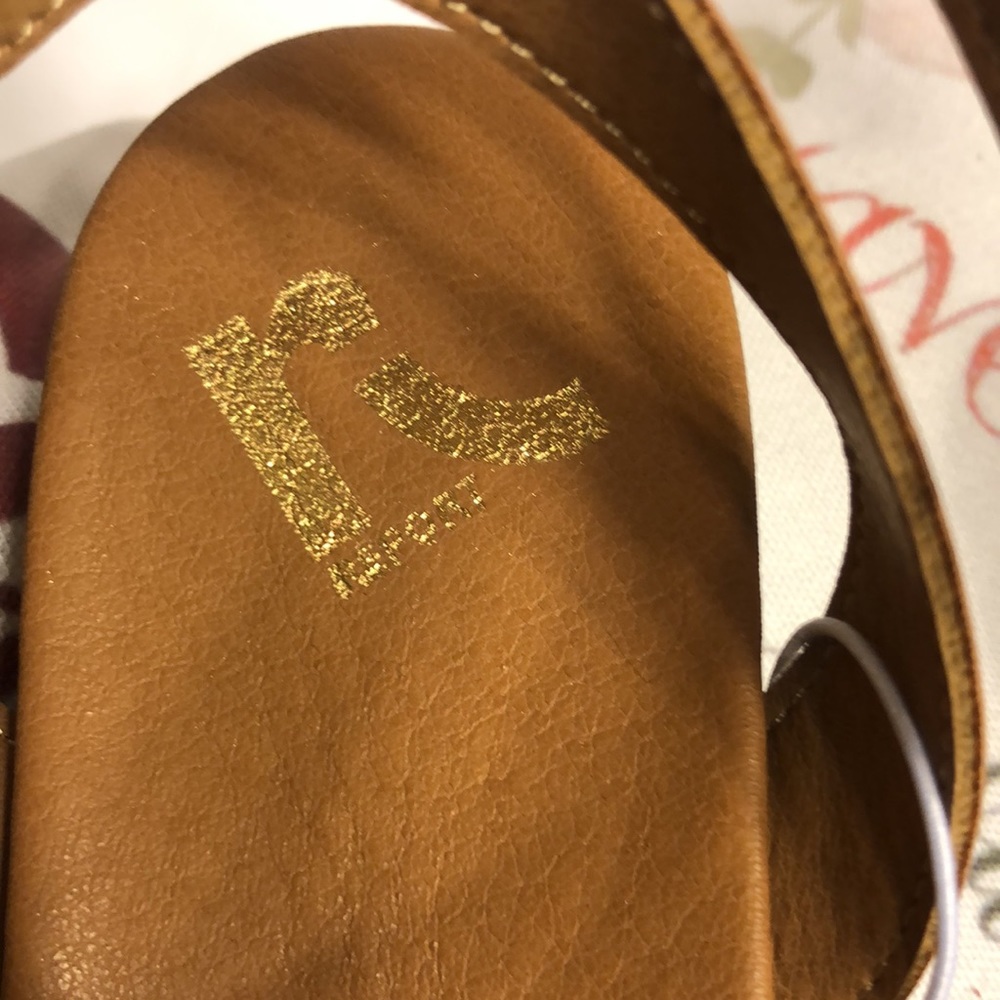 sandals NEW REPORT 8.5 or 7.5 Fran Sandals unused NWOT adjustable strap - Picture 7 of 8